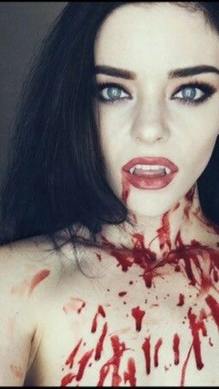 Maquillaje vampiresa sangre falsa