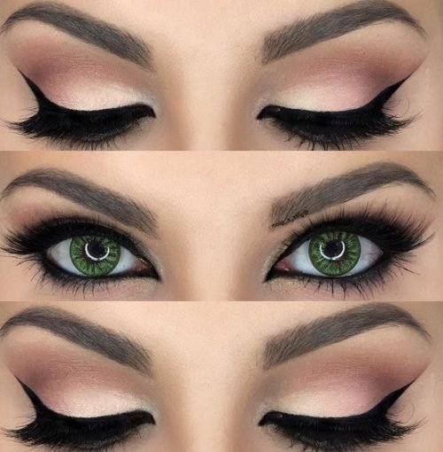 Black eyeliner to highlight the look