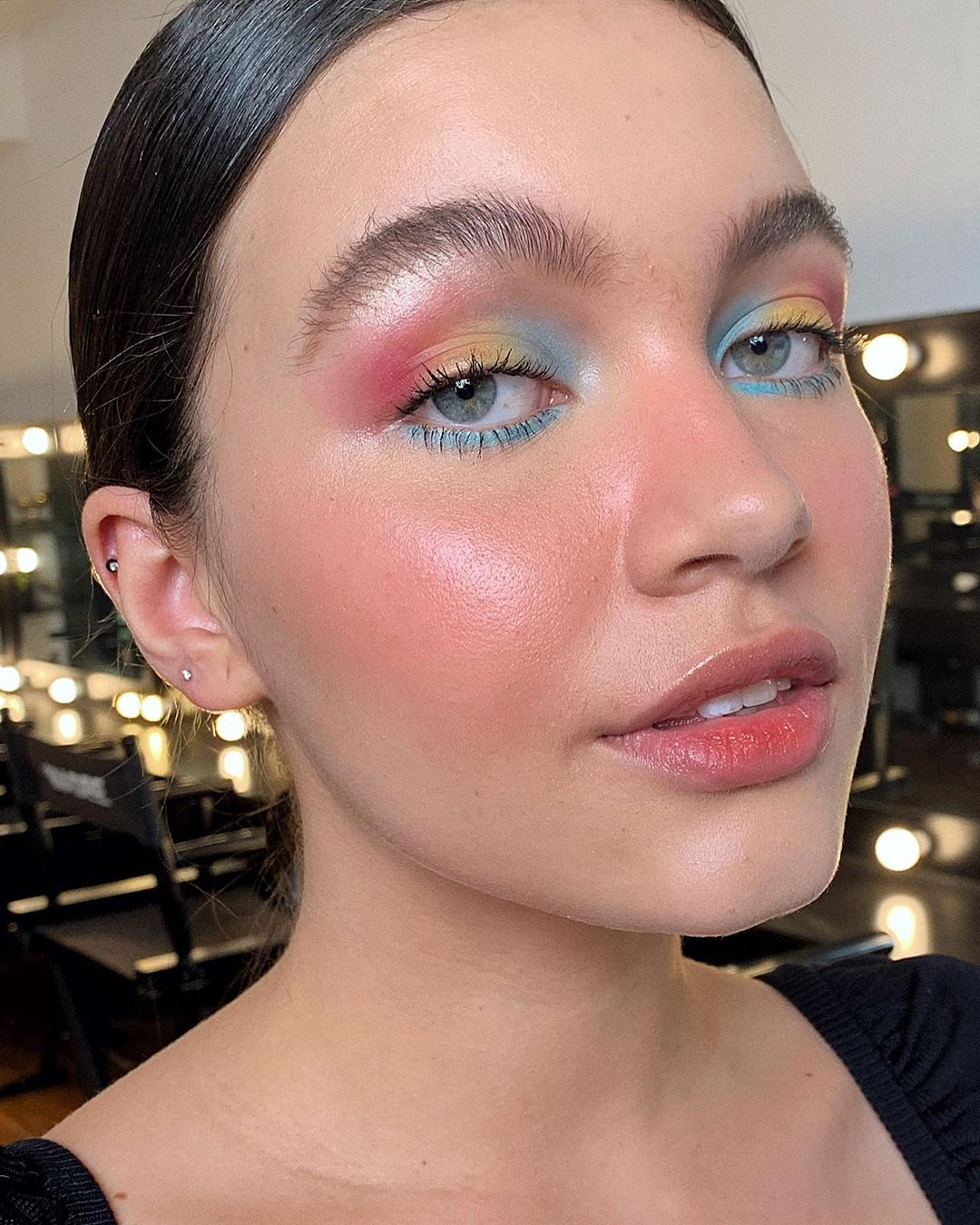 Maquillaje AZUL: 43 ideas con imágenes para inspirarte - 1660586501 646 55 ideas maravillosas FOTOS E VIDEOS