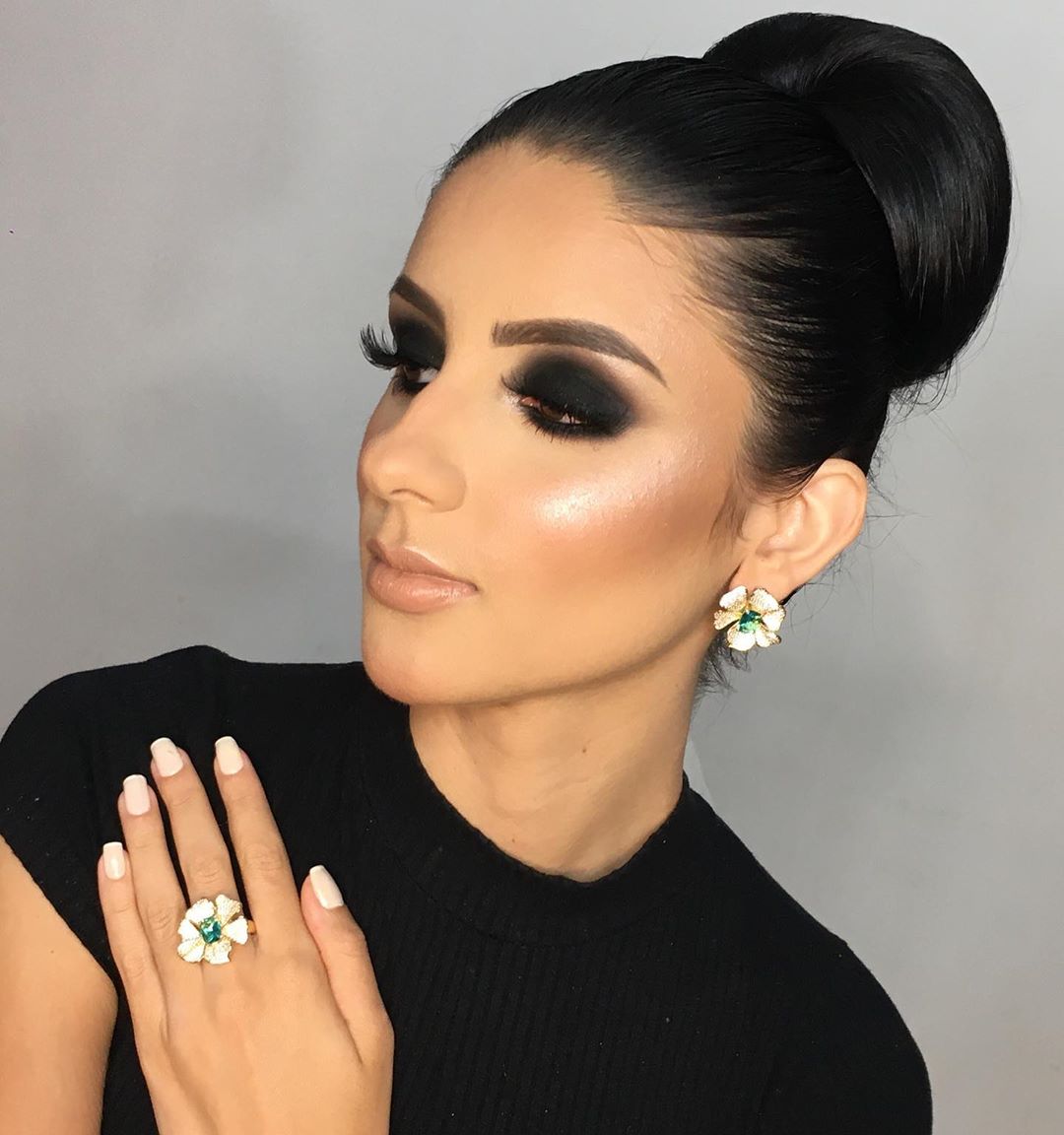 Ojos oscuros: 45 ideas de maquillaje para inspirarte - 1660586938 974 tutorial y 45 opciones para un maquillaje poderoso