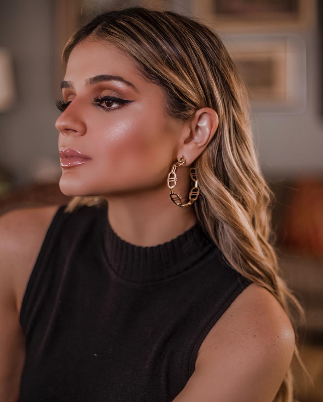 Descubre cómo lograr un delineado clásico a la perfección - 1660593579 89 aprende a hacer esta linea atemporal a la perfeccion