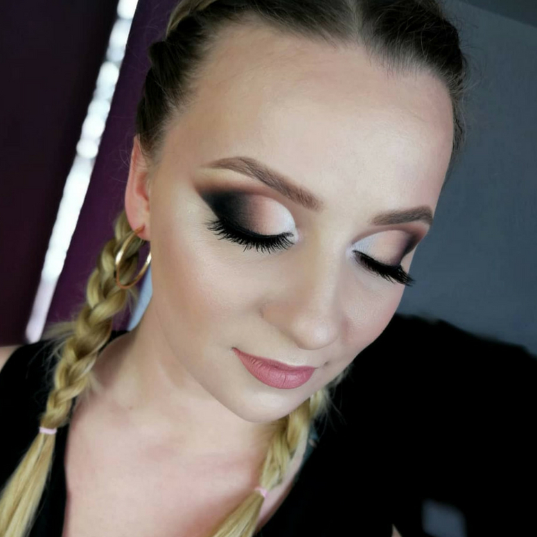 Guías de maquillaje y 40 ideas que te fascinarán - agosto 11, 2025 Guías de maquillaje y 40 ideas que te fascinarán - 1660597805 888 tutoriales y mas de 40 inspiraciones que te encantaran