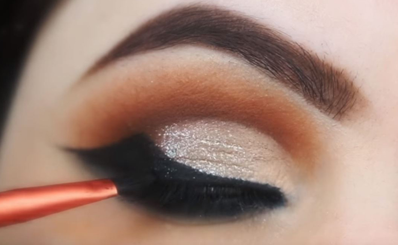 Delineado ala de ángel: Pasos de realización y 15 consejos elegantes - 1660598264 814 que es como hacerlo y 15 trucos glamurosos