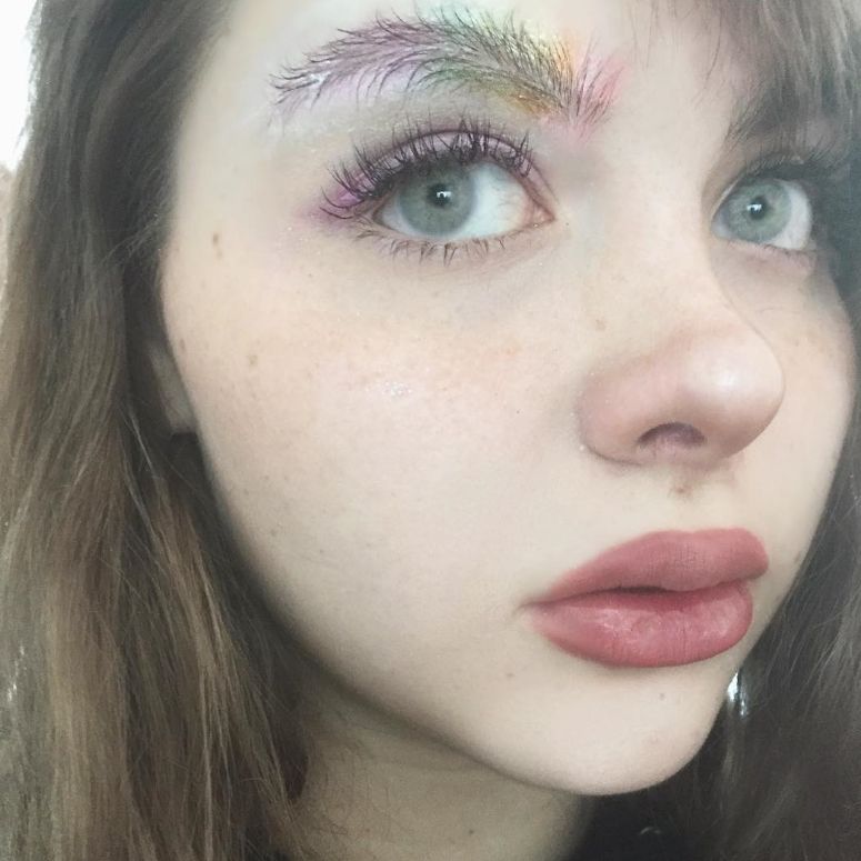 Cejas emplumadas: Ideas con imágenes para que no se vean tan mal - 1660602725 45 ¿Que os parece esta nueva tendencia