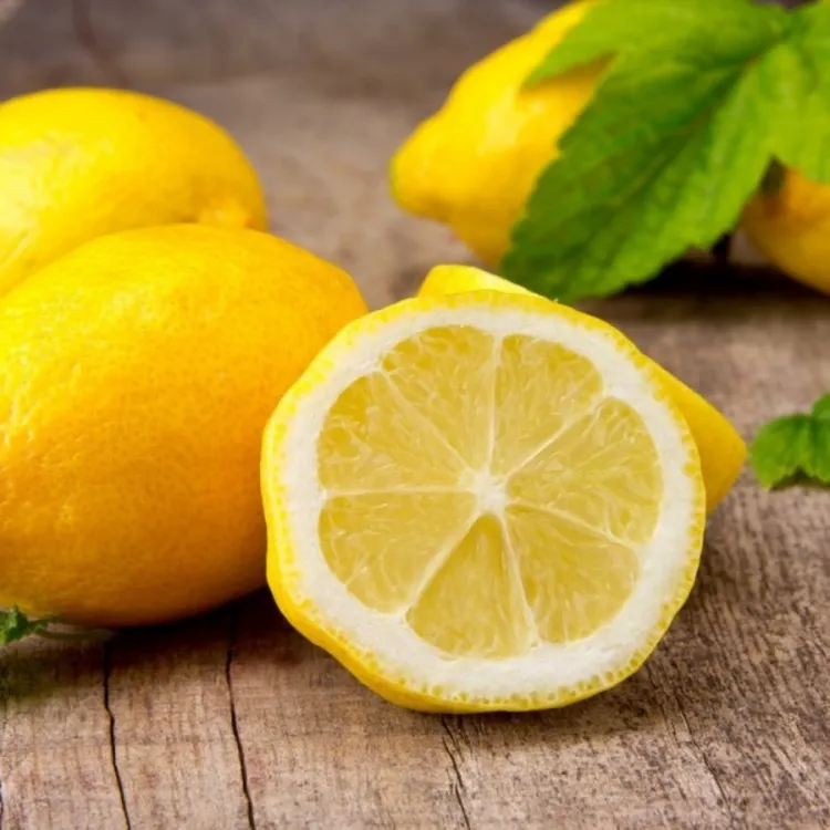 Cómo tener hermosas cejas gruesas de limón.