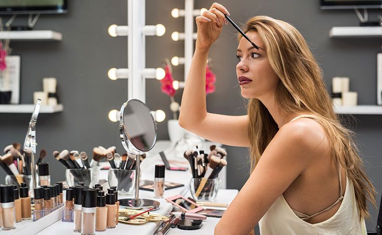 Descubre cómo maquillar y dar forma a tus cejas - Descubre como rellenar y dar forma a tus cejas