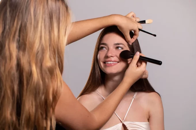 Maquillaje a domicilio: Conoce las 6 ventajas más importantes